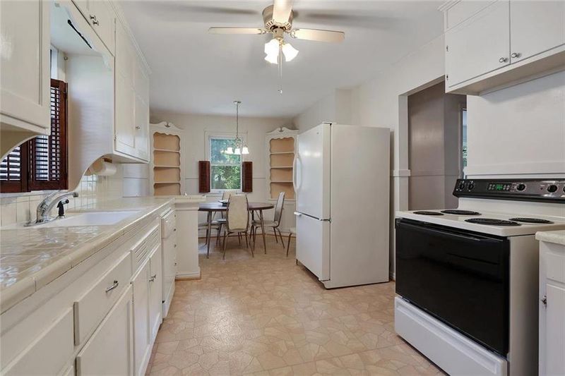 423 E 80th Ter, Kansas City, MO 64131