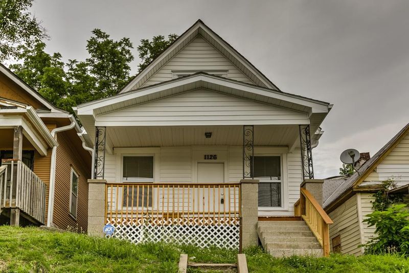 1126 Splitlog Ave, Kansas City, KS 66102