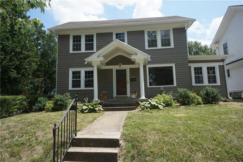 6805 Edgevale Rd, Kansas City, MO 64113