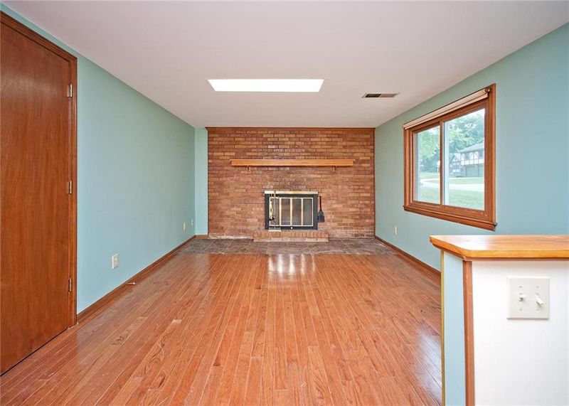 8206 E 79th Ter, Kansas City, MO 64138