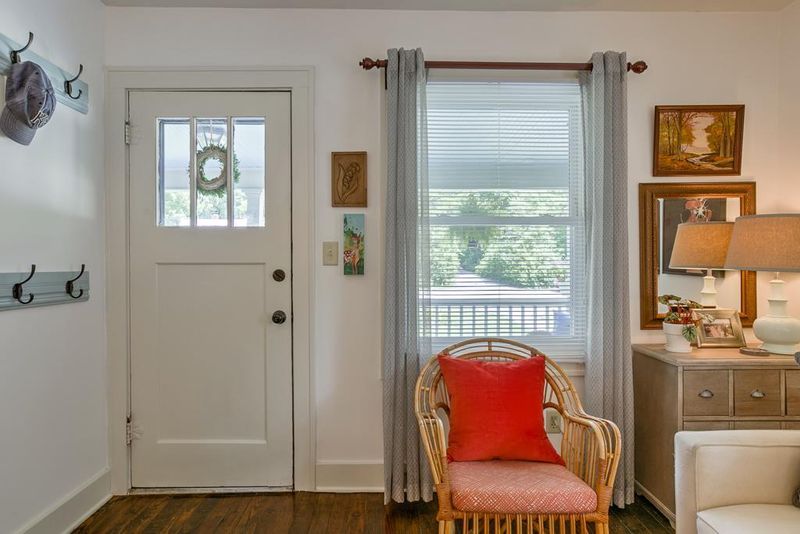 7942 Mercier St, Kansas City, MO 64114
