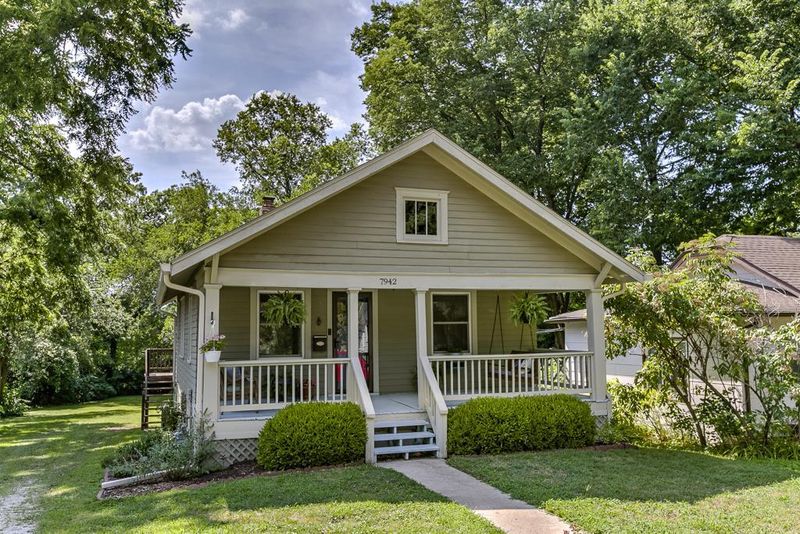 7942 Mercier St, Kansas City, MO 64114