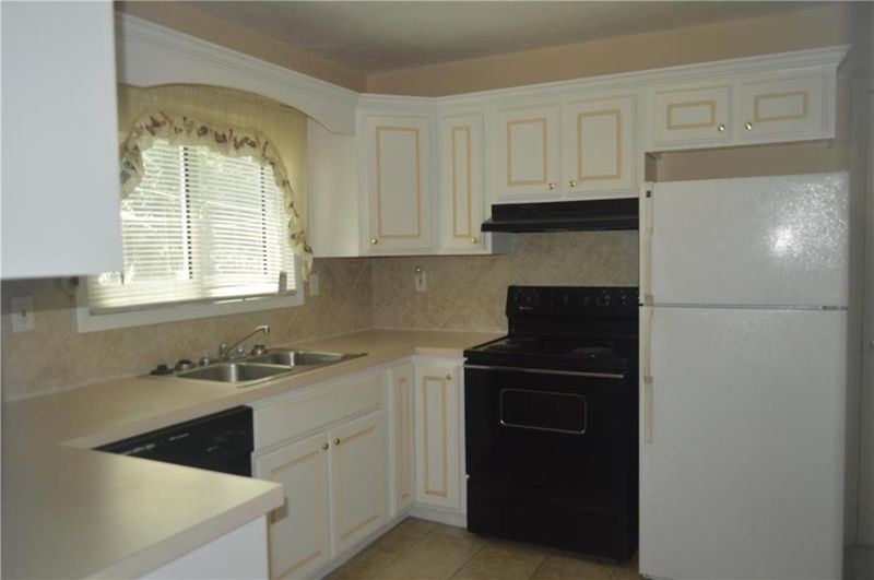 8309 E 106th Ter, Kansas City, MO 64134