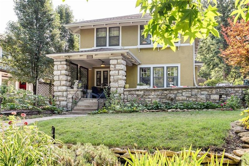 3683 Jefferson St, Kansas City, MO 64111