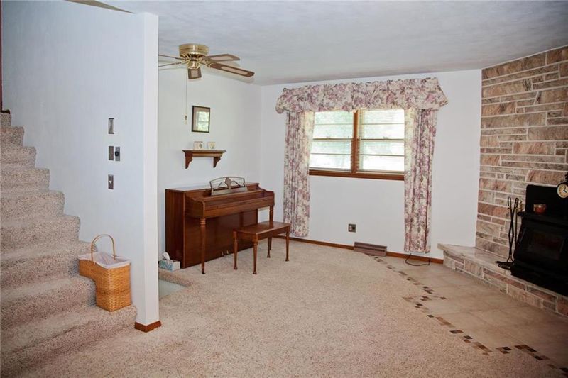 15700 E 25th St, Independence, MO 64055