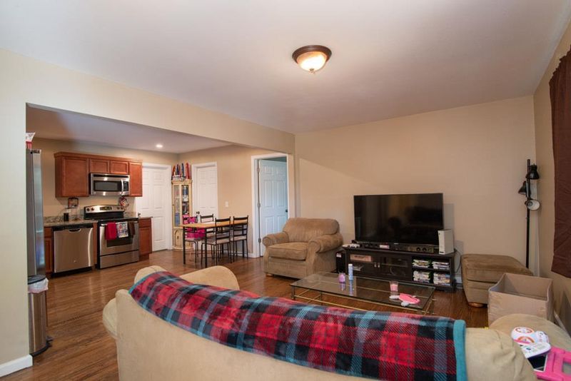9648 Mcgee St, Kansas City, MO 64114