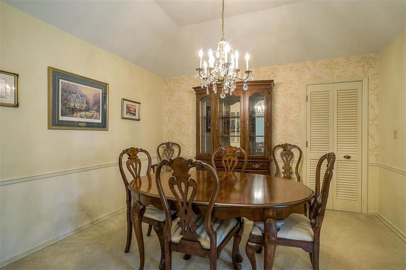 6416 W 100th St, Overland Park, KS 66212