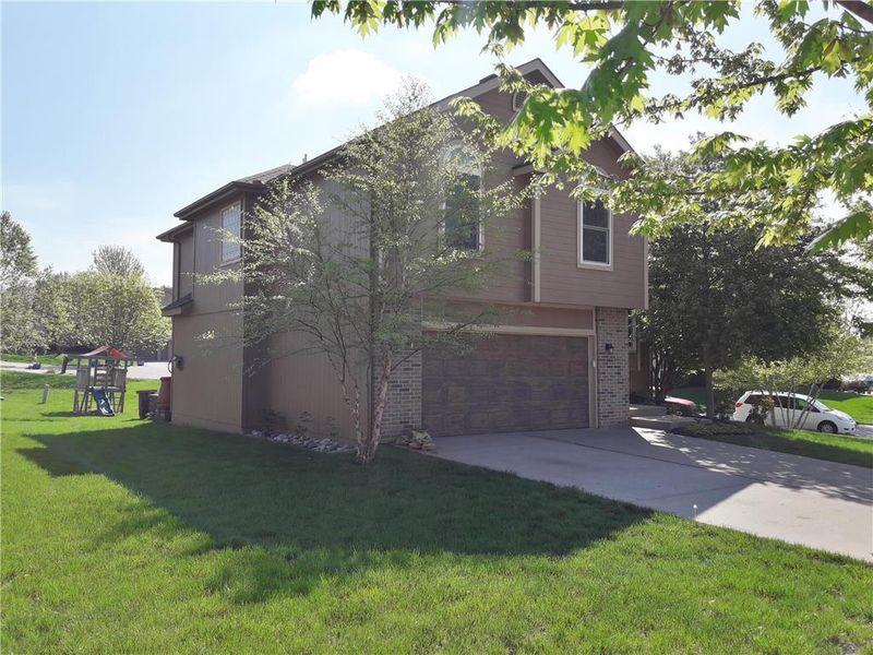 8824 NE 110th St, Kansas City, MO 64157