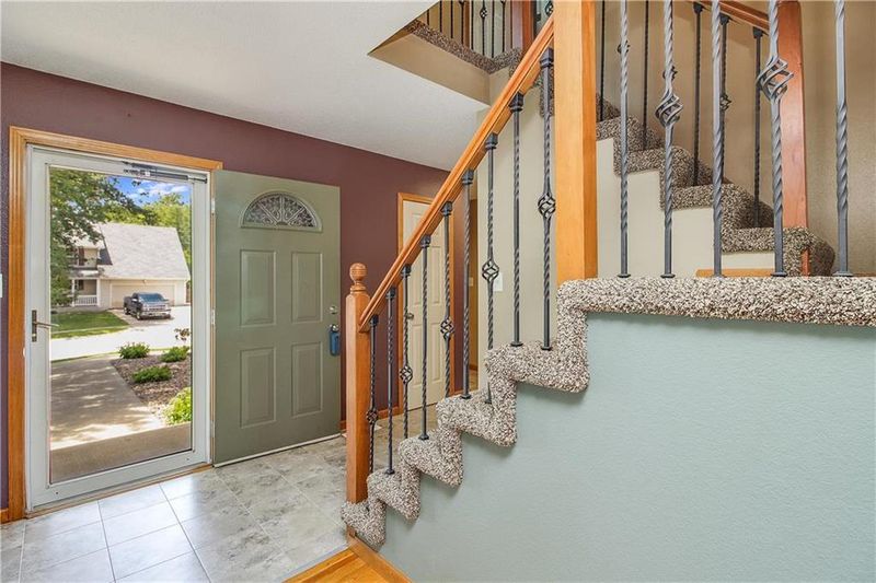 4909 Crane St, Kansas City, MO 64136
