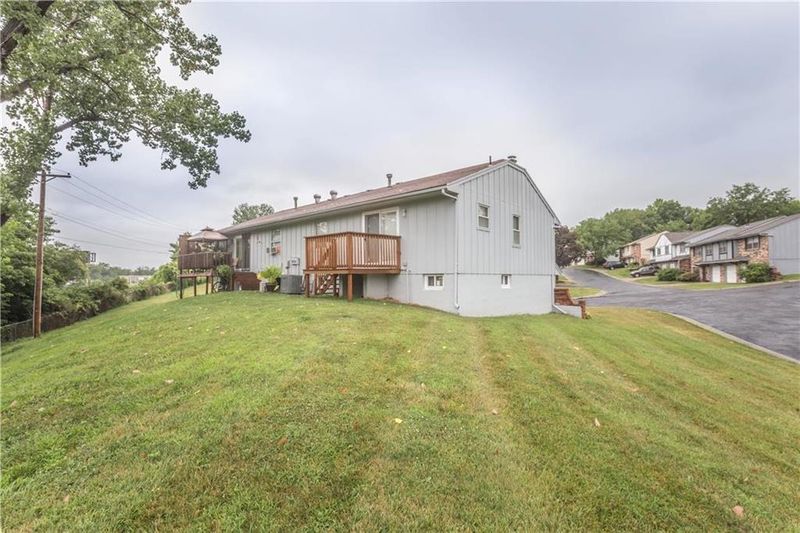 10523 E 41st Ter, Kansas City, MO 64133