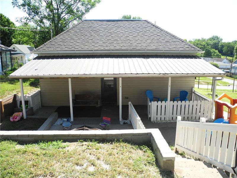 2526 S 18 St, St Joseph, MO 64503