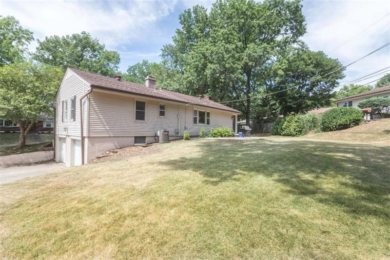 4701 N Gladstone Ave, Kansas City, MO 64117