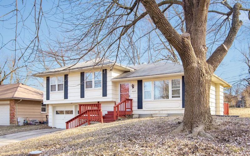 8653 E 108th Ter, Kansas City, MO 64134