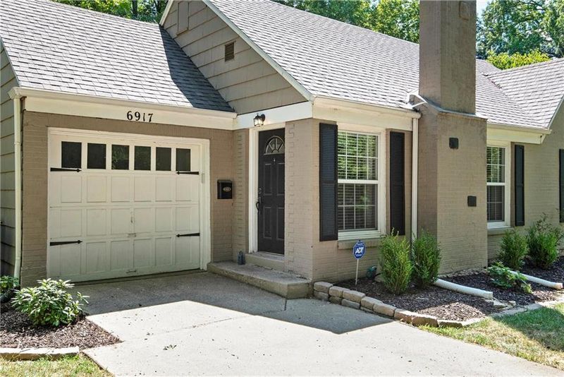 6917 Dearborn St, Overland Park, KS 66204