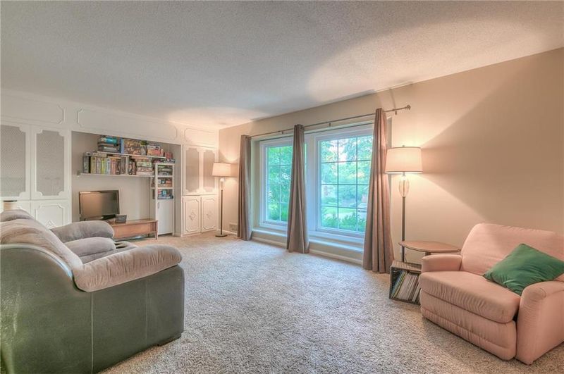 20 E 108th Ter, Kansas City, MO 64114