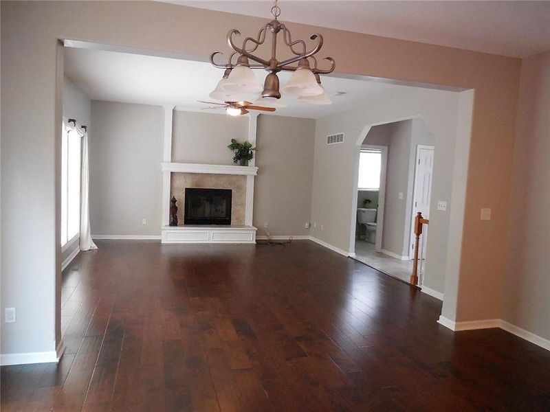 15801 E 76th St, Kansas City, MO 64139