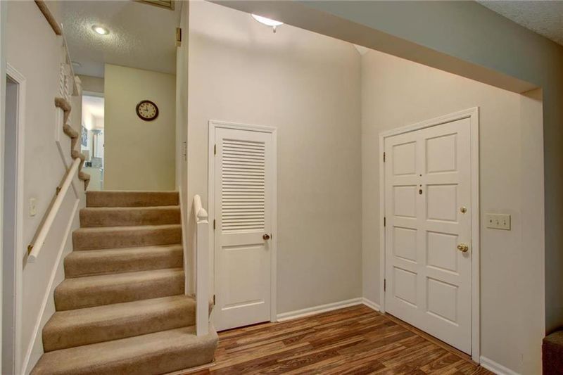 10021 Lowell Ave, Overland Park, KS 66212