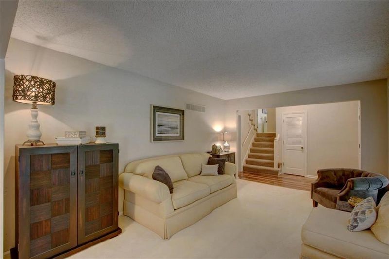10021 Lowell Ave, Overland Park, KS 66212