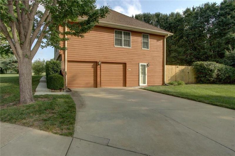 10021 Lowell Ave, Overland Park, KS 66212