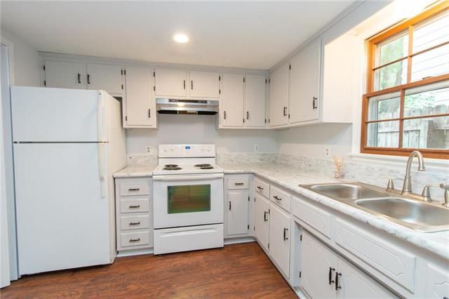 1219 Laura Ave, Lawrence, KS 66044