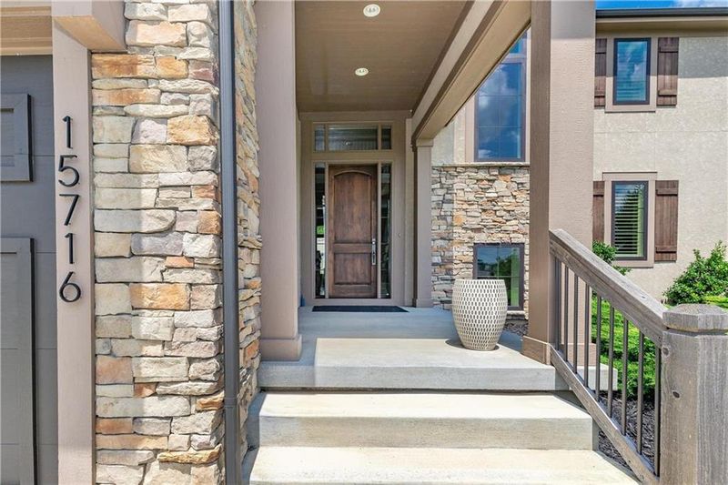 15716 Mohawk St, Overland Park, KS 66224