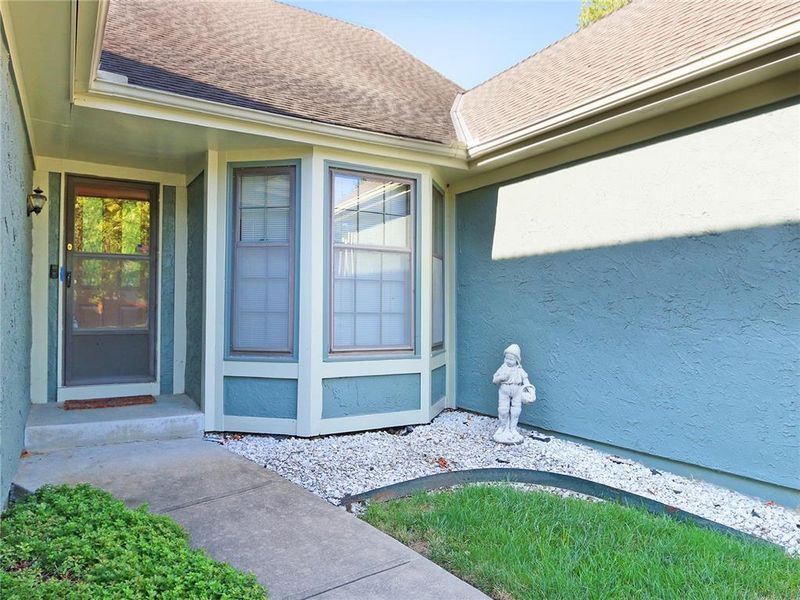 9157 W 121 St, Overland Park, KS 66213