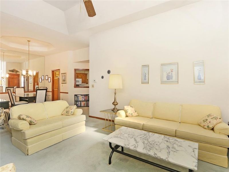 9157 W 121 St, Overland Park, KS 66213