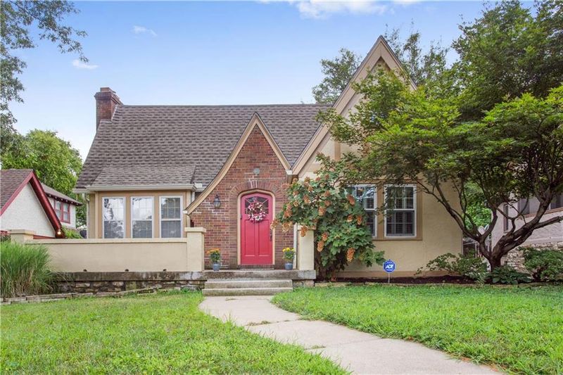 105 E 70th St, Kansas City, MO 64113