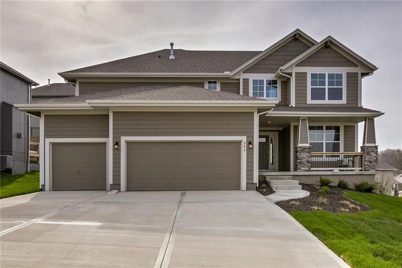 286 S Singletree St, Olathe, KS 66061