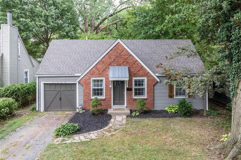 7941 Madison Ave, Kansas City, MO 64114