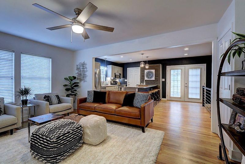 721 E 72nd St, Kansas City, MO 64131