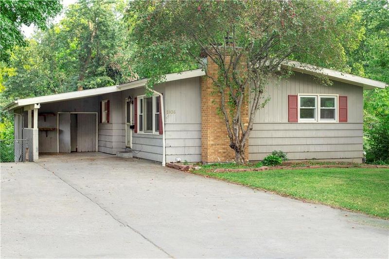 1036 Anderson St, Warrensburg, MO 64093