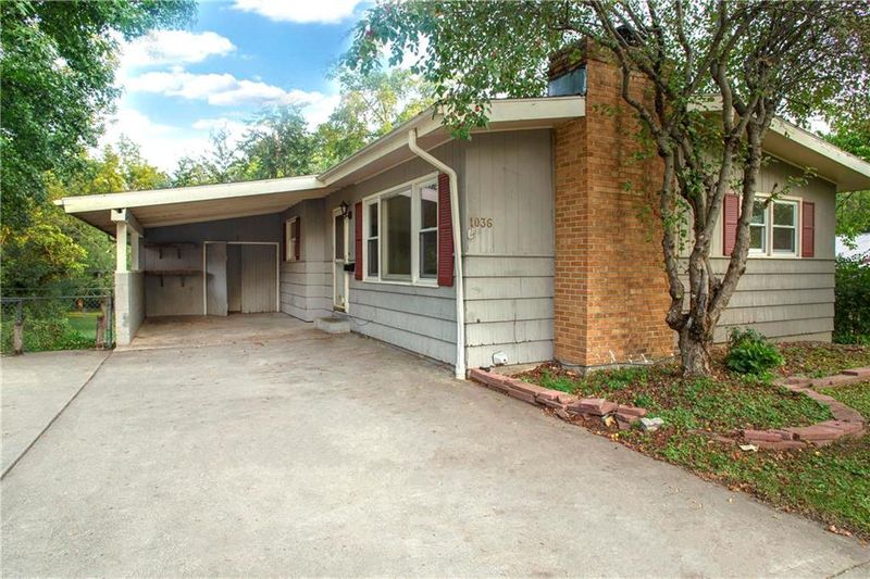 1036 Anderson St, Warrensburg, MO 64093