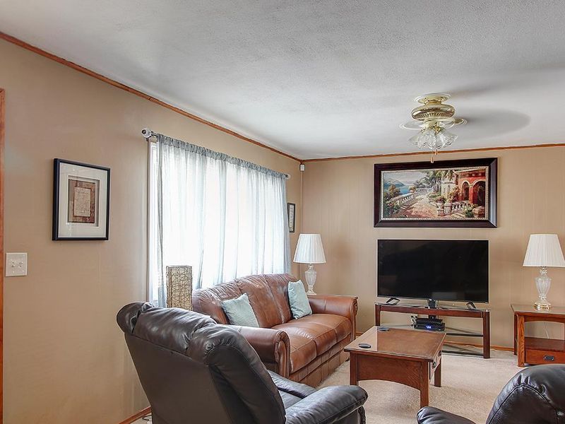 11307 Spring Valley Rd, Kansas City, MO 64134