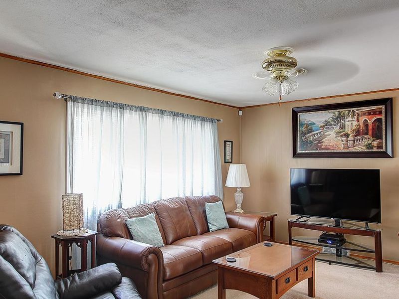 11307 Spring Valley Rd, Kansas City, MO 64134