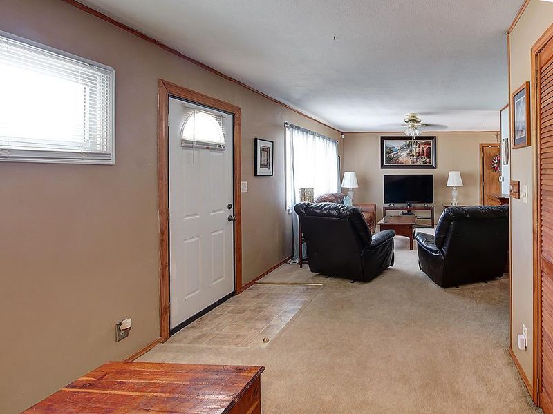 11307 Spring Valley Rd, Kansas City, MO 64134