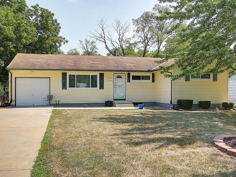 11307 Spring Valley Rd, Kansas City, MO 64134