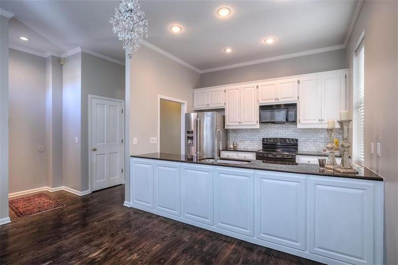 101 E 29th St, Kansas City, MO 64108