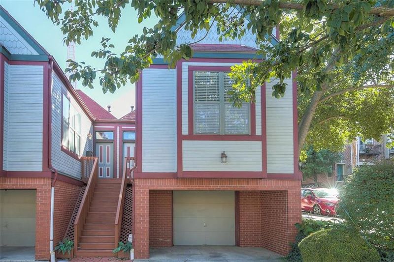 101 E 29th St, Kansas City, MO 64108