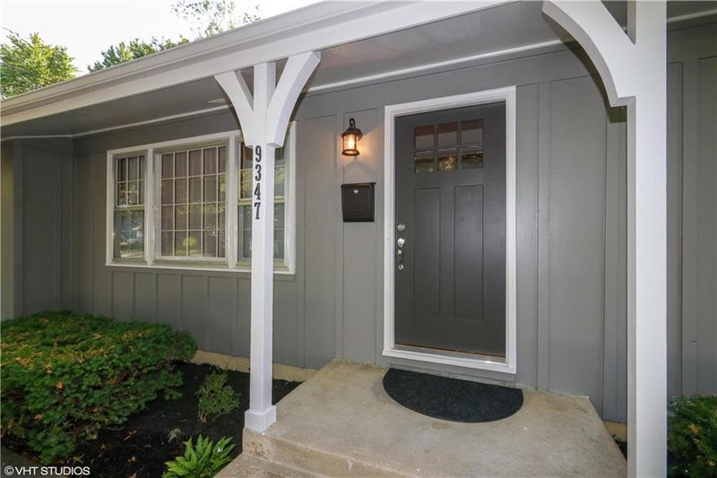 9347 Mackey St, Overland Park, KS 66212