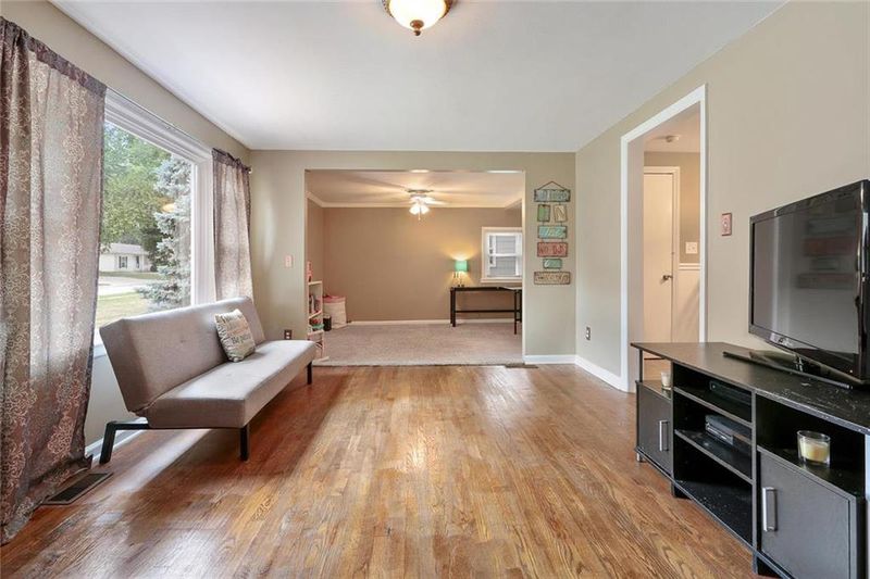 7700 W 66th St, Overland Park, KS 66202