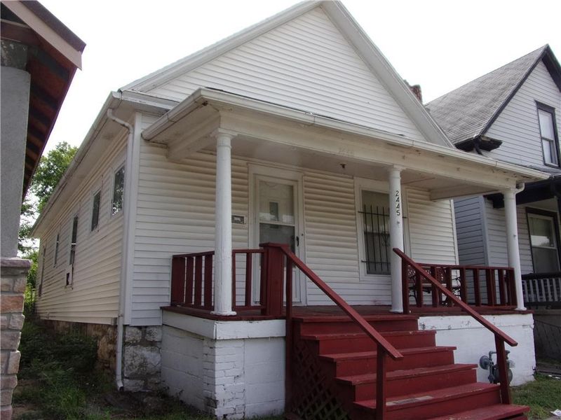 2445 Chestnut Ave, Kansas City, MO 64127