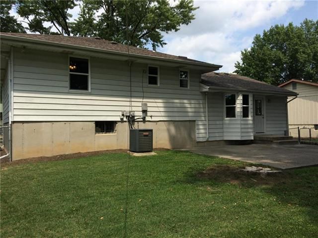 5301 NE 57th St, Kansas City, MO 64119