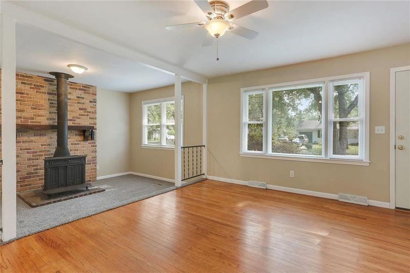 7408 Appleton Ave, Raytown, MO 64138