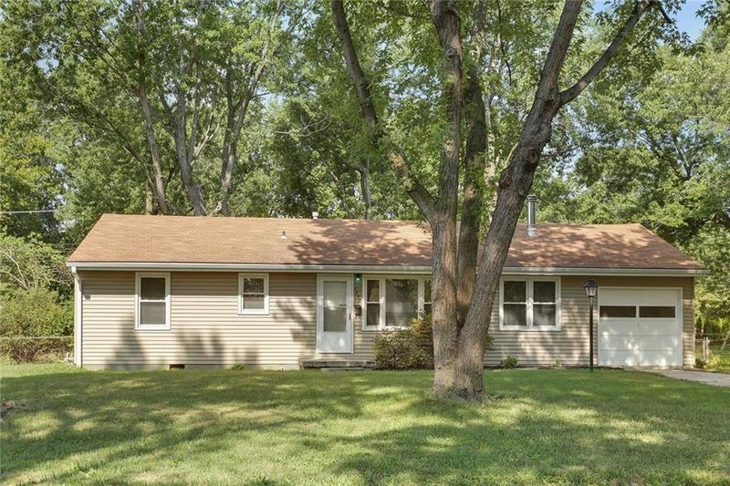 7408 Appleton Ave, Raytown, MO 64138