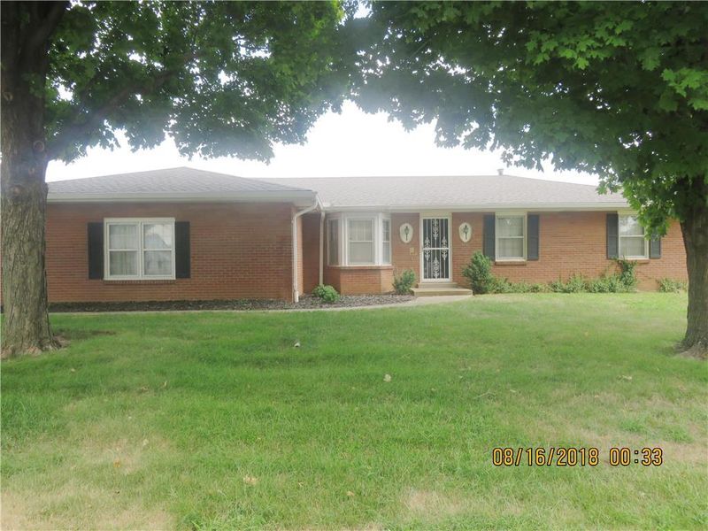 5713 N Adrian Ave, Kansas City, MO 64151
