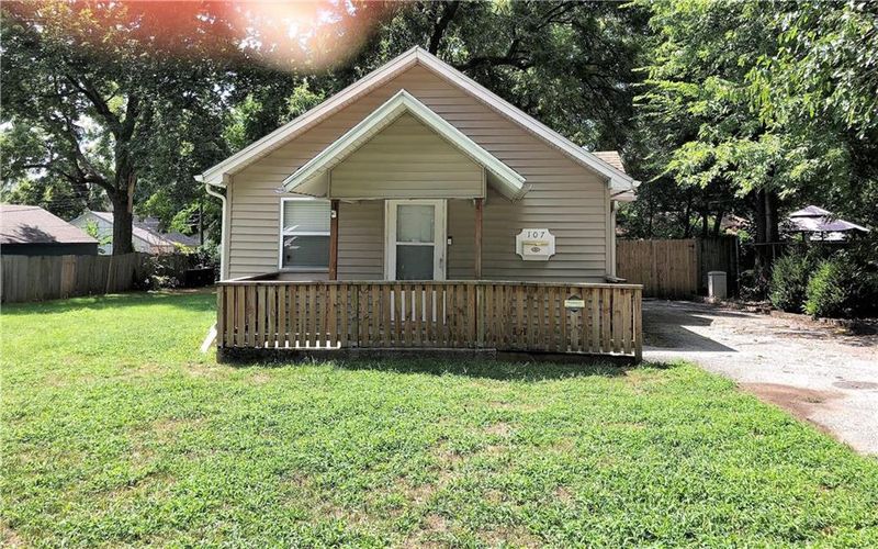 107 E 78th St, Kansas City, MO 64114