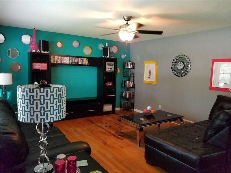 110 S Jefferson St, Raymore, MO 64083
