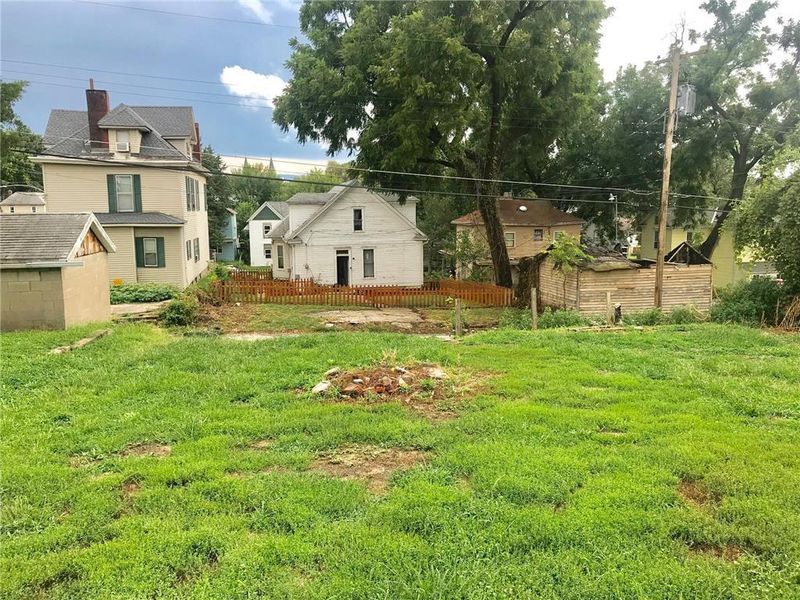 2626 Mary St, St Joseph, MO 64507