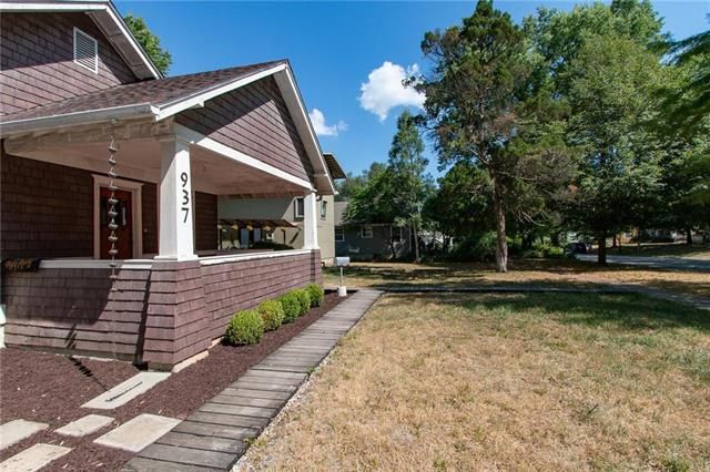 937 Pennsylvania St, Lawrence, KS 66044